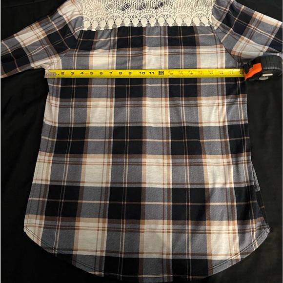 Women’s Karen Brooks button down plaid 3/4 sleeves top with crochet back - Picture 11 of 12